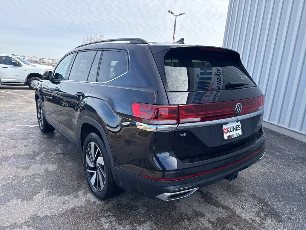 Used 2025 Volkswagen Atlas SE AWD/4WD image 8