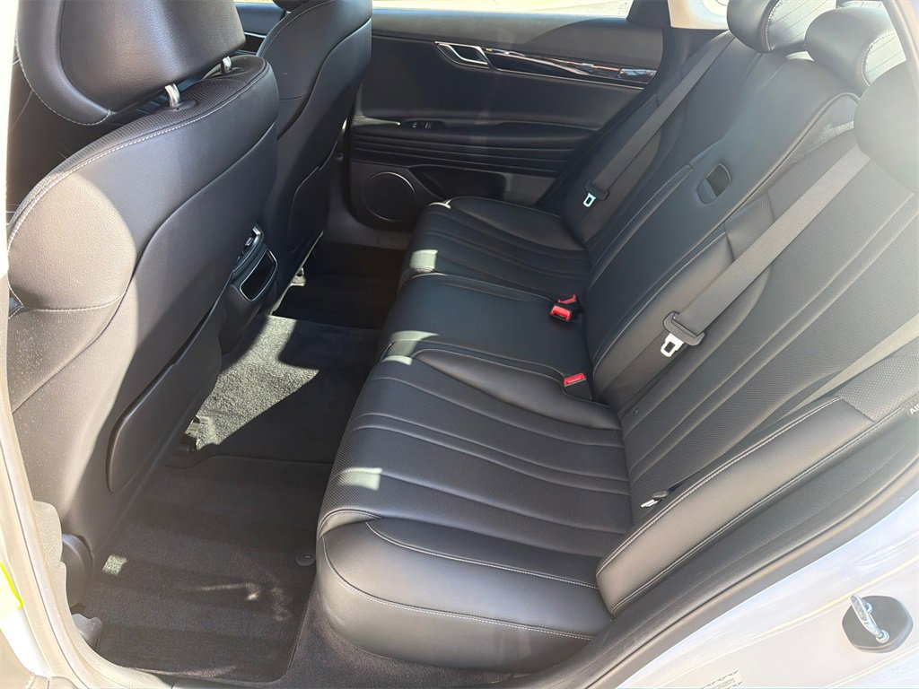 Used 2024 Genesis G80 2.5T image 21