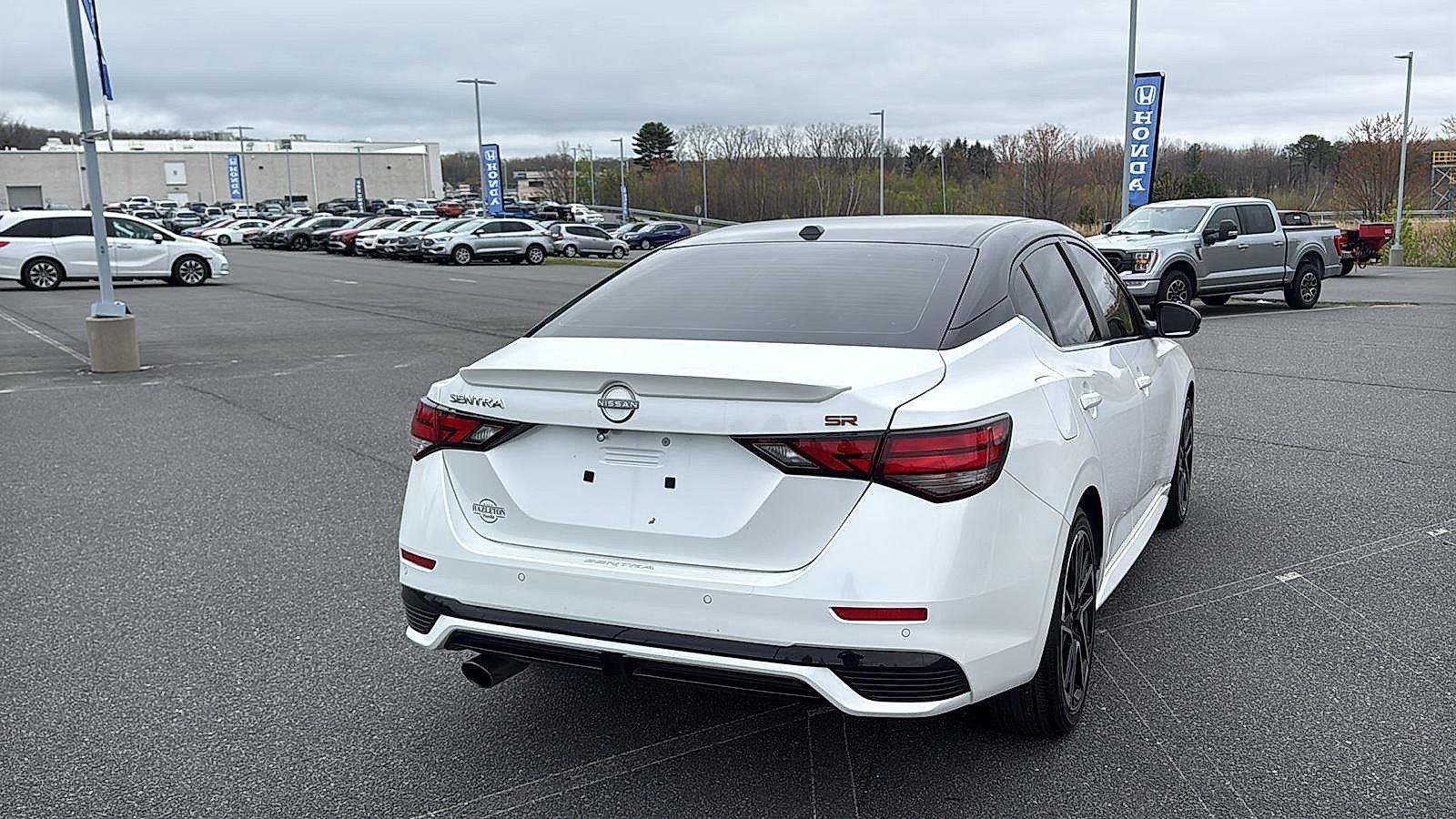 Used 2025 Nissan Sentra SR FWD image 6