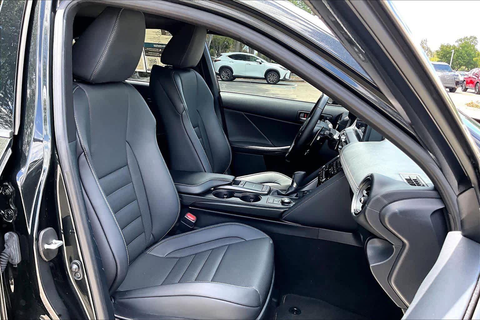 Used 2023 Lexus IS 350 F Sport w/ Navigation Package image 9