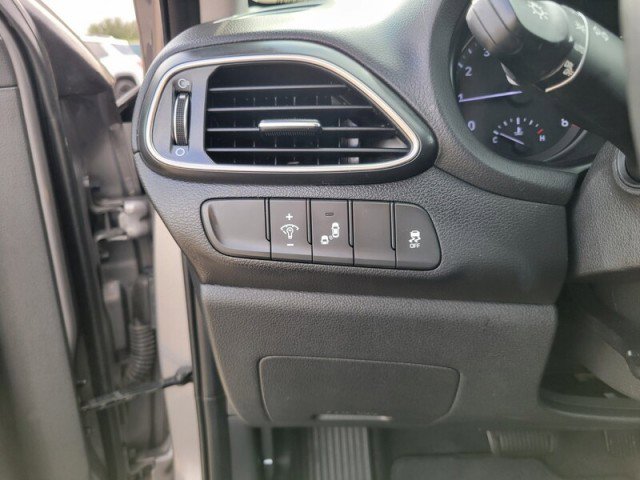 Used 2020 Hyundai Elantra GT w/ Style Package 02 image 19