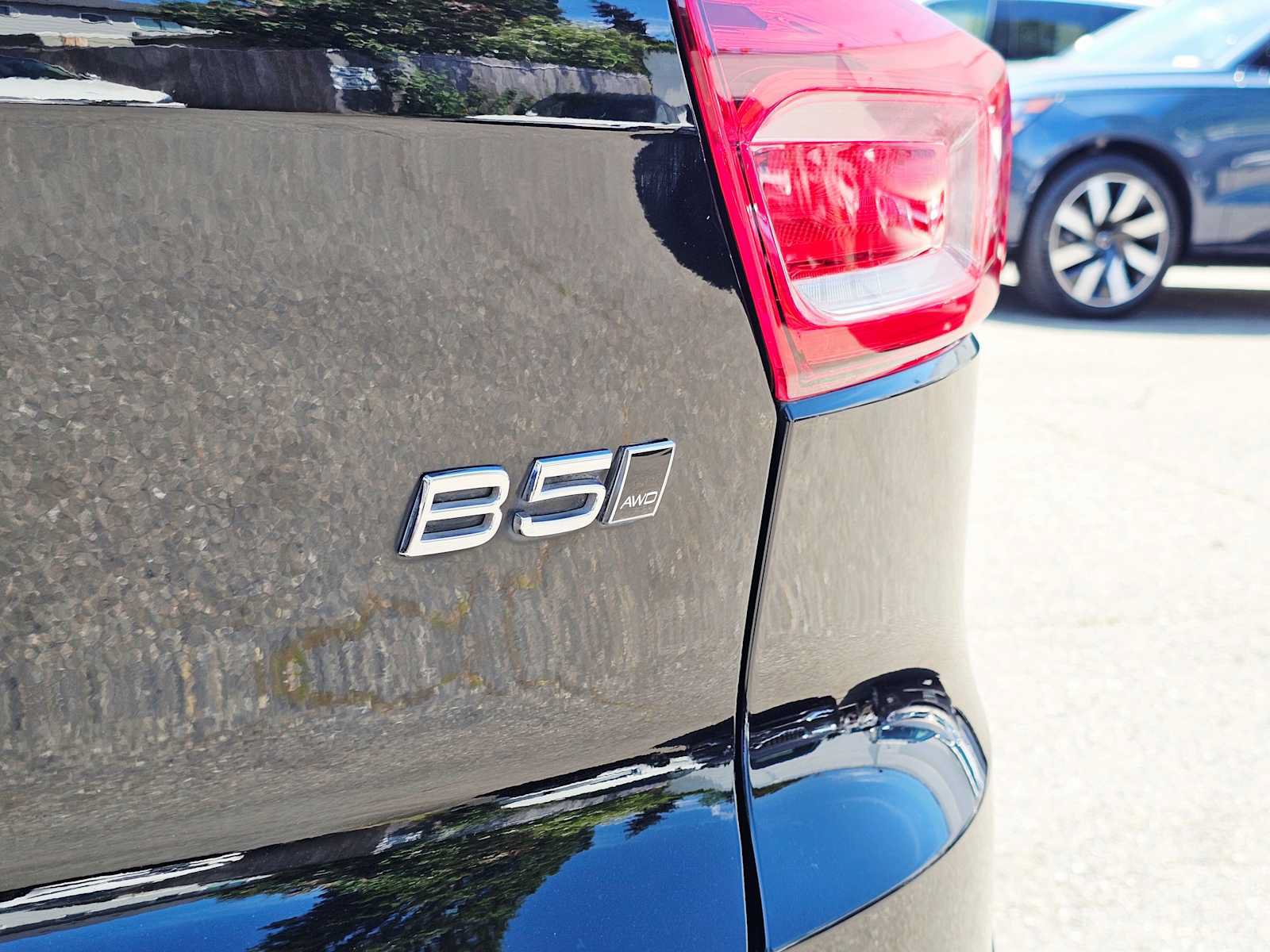 New 2026 Volvo XC40 B5 Ultra w/ Protection Package Premier AWD/4WD image 17