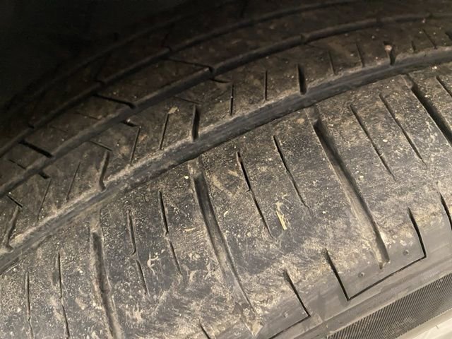 Used 2011 GMC Acadia Denali image 31