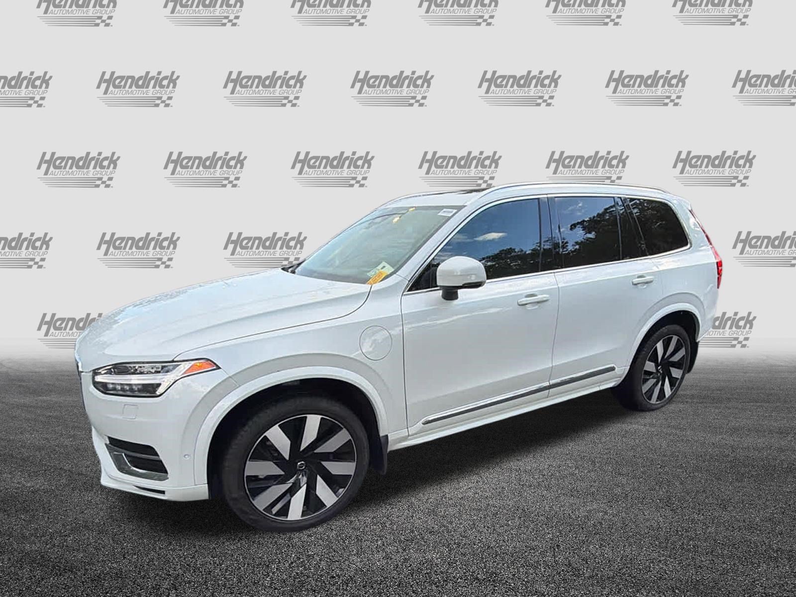 Certified 2025 Volvo XC90 T8 Ultra w/ Protection Package Premier AWD/4WD image 8