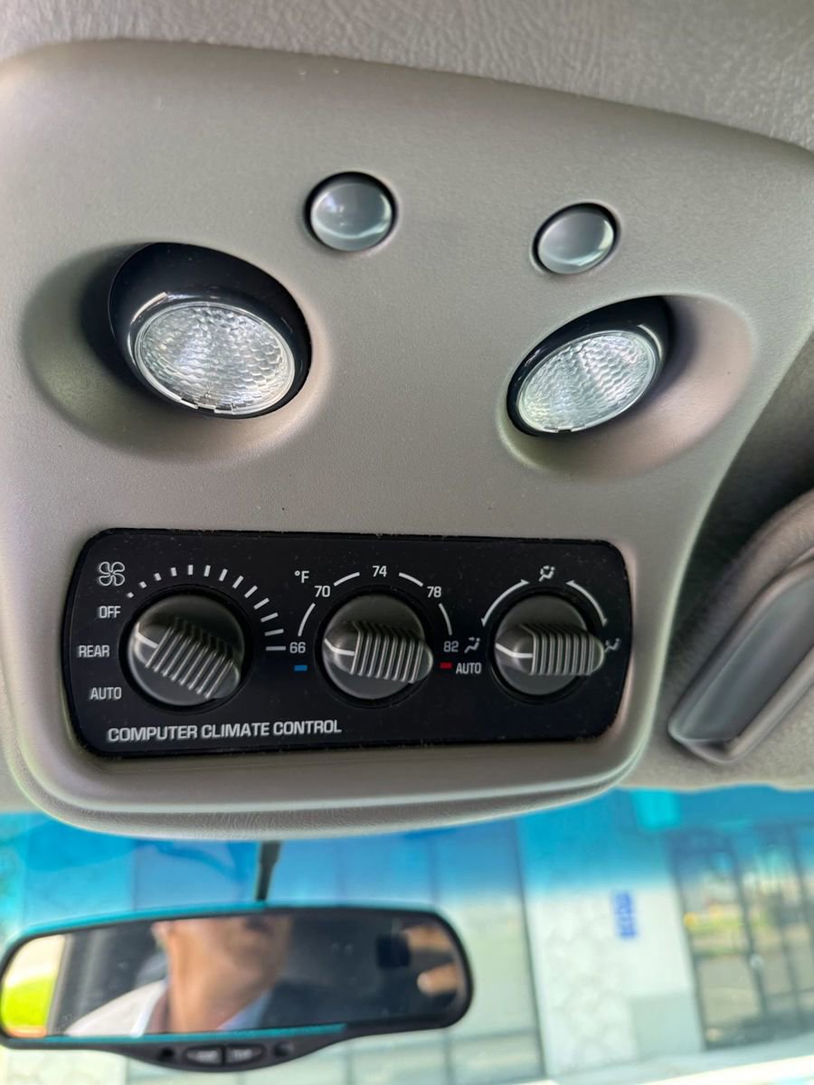Used 2002 GMC Yukon SLE image 31