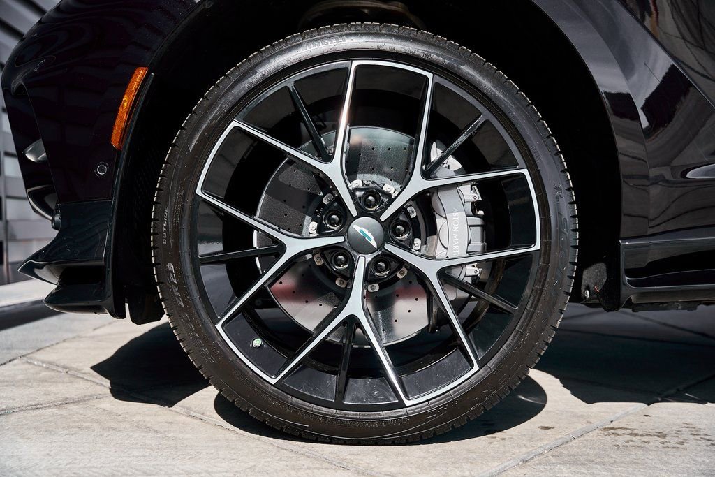 Used 2025 Aston Martin DBX 707 image 3