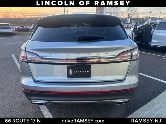 Used 2022 Lincoln Nautilus Reserve image 4