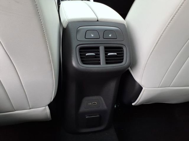Used 2024 Buick Envision Avenir AWD/4WD image 16