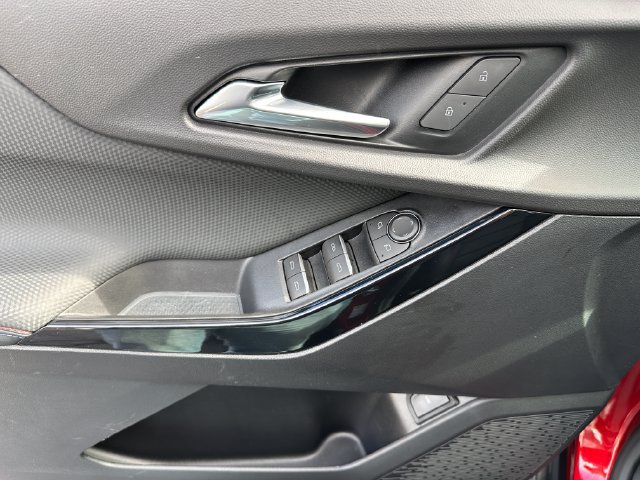 Used 2025 Chevrolet Equinox RS FWD image 21