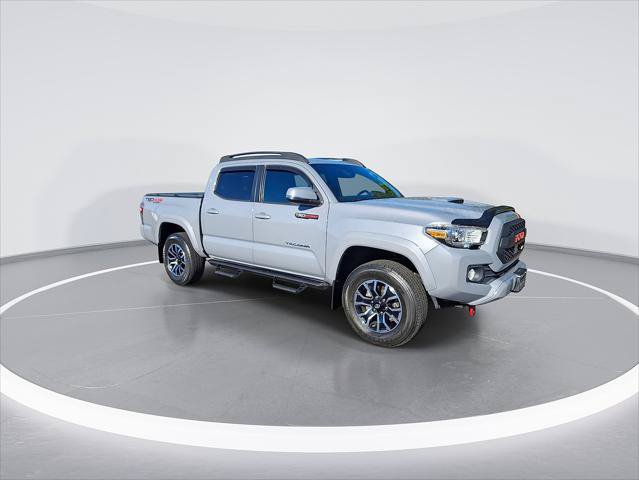 Certified 2020 Toyota Tacoma TRD Sport w/ TRD Premium Sport Package AWD/4WD image 3