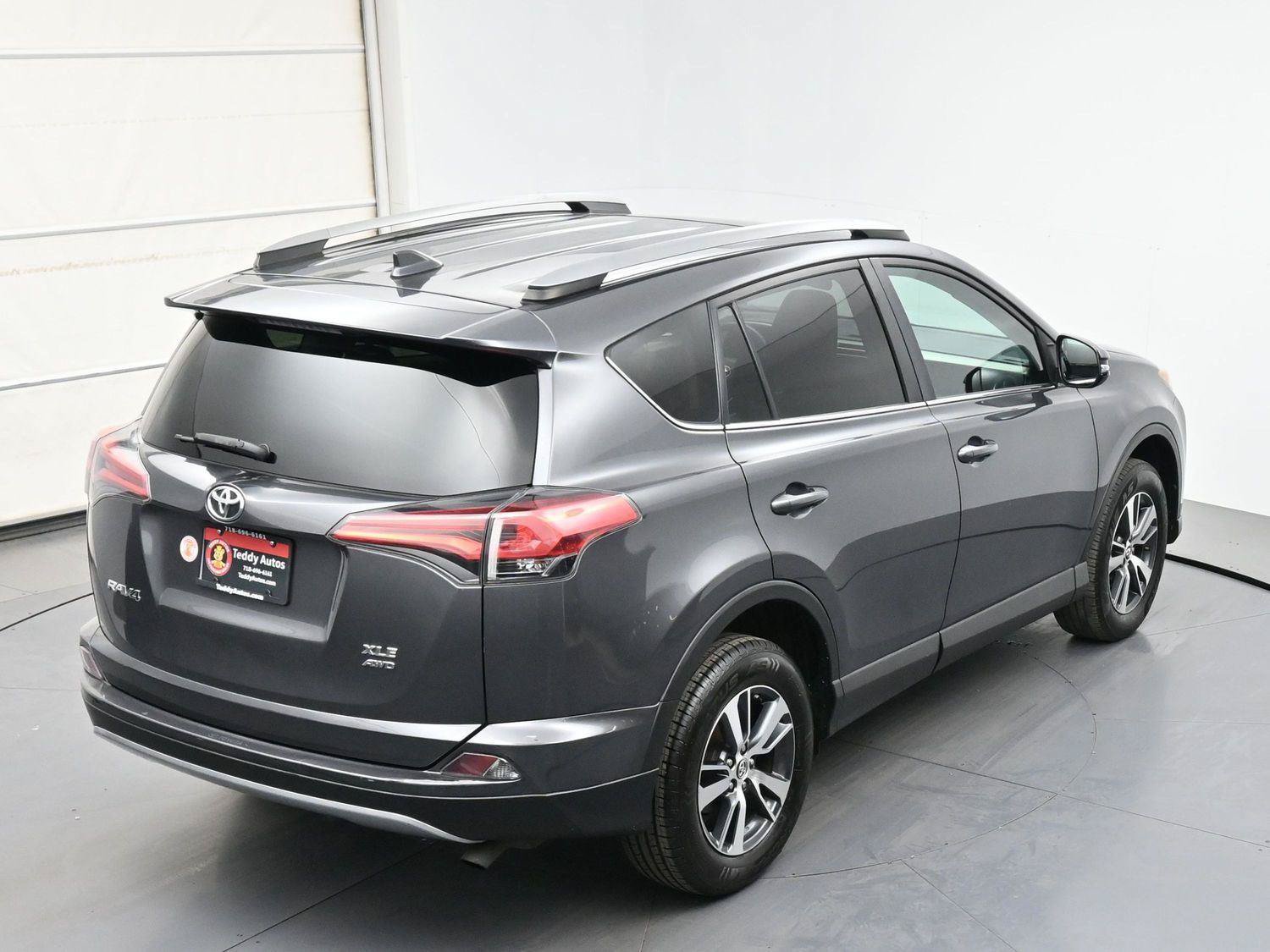 Used 2018 Toyota RAV4 XLE w/ Plus Extra Value Package AWD/4WD image 30