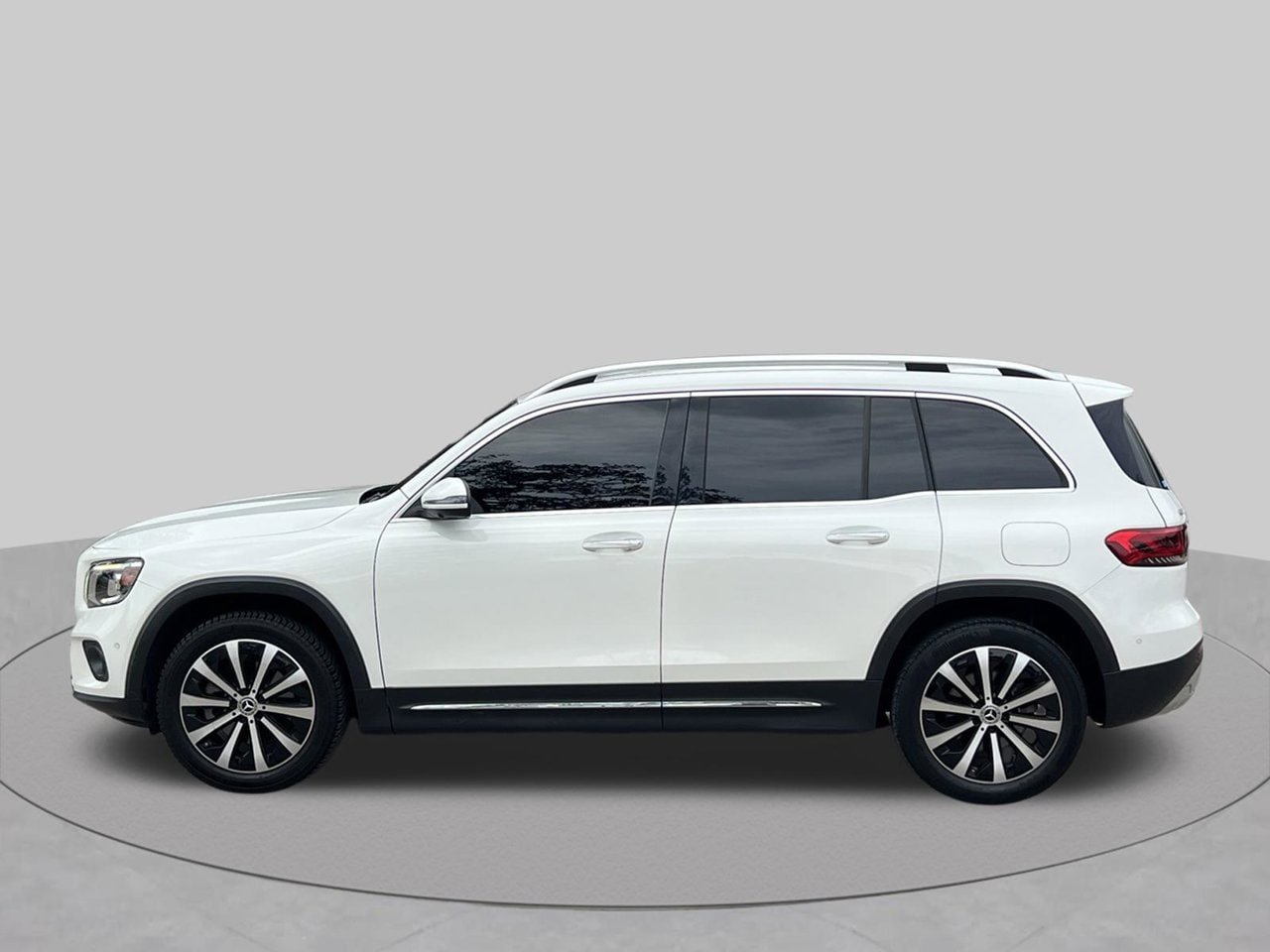 Used 2021 Mercedes-Benz GLB 250 image 2