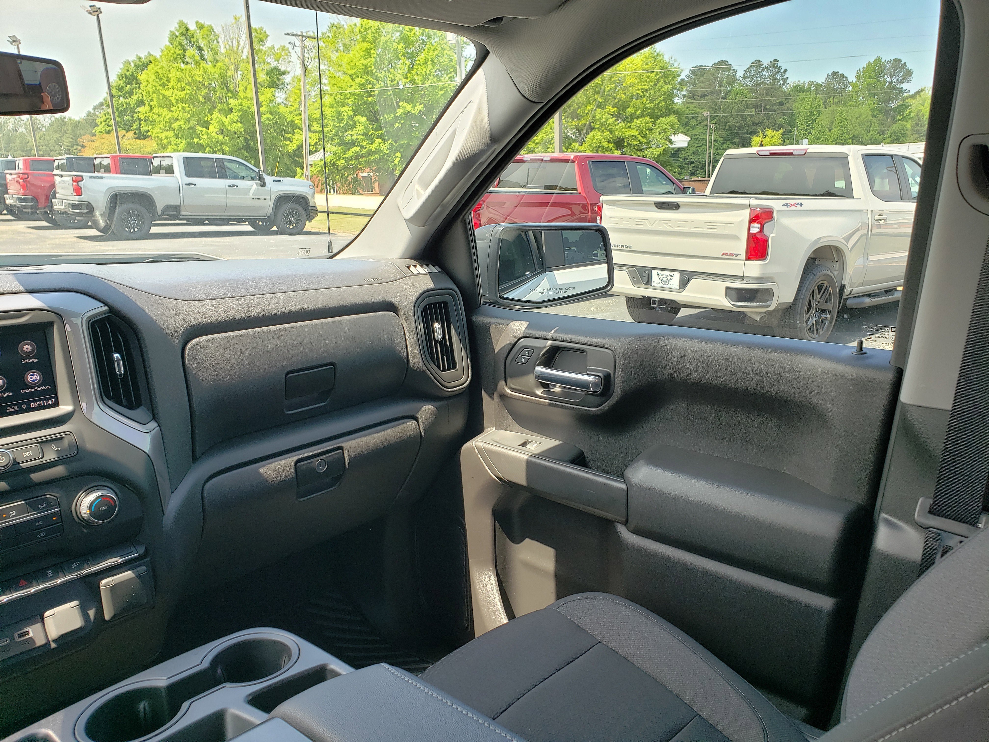 Used 2022 Chevrolet Silverado 1500 Custom w/ Safety Confidence Package AWD/4WD image 32