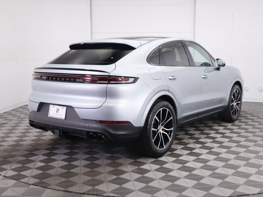 Used 2024 Porsche Cayenne Coupe AWD/4WD image 5