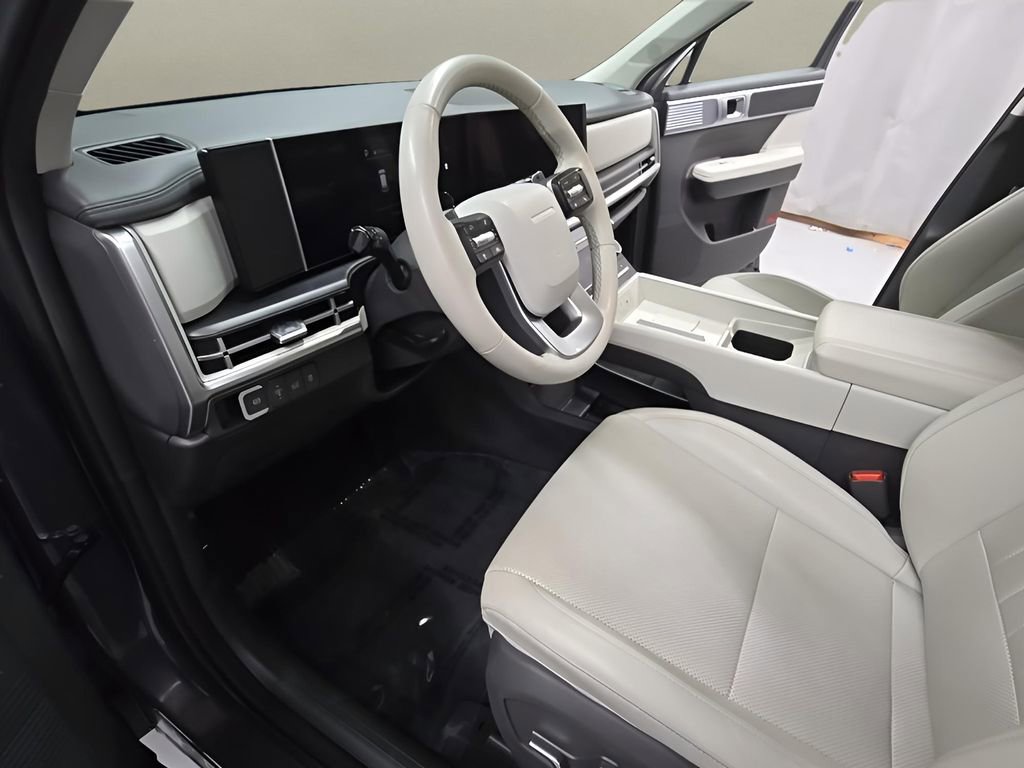 Certified 2025 Hyundai Santa Fe SEL image 12