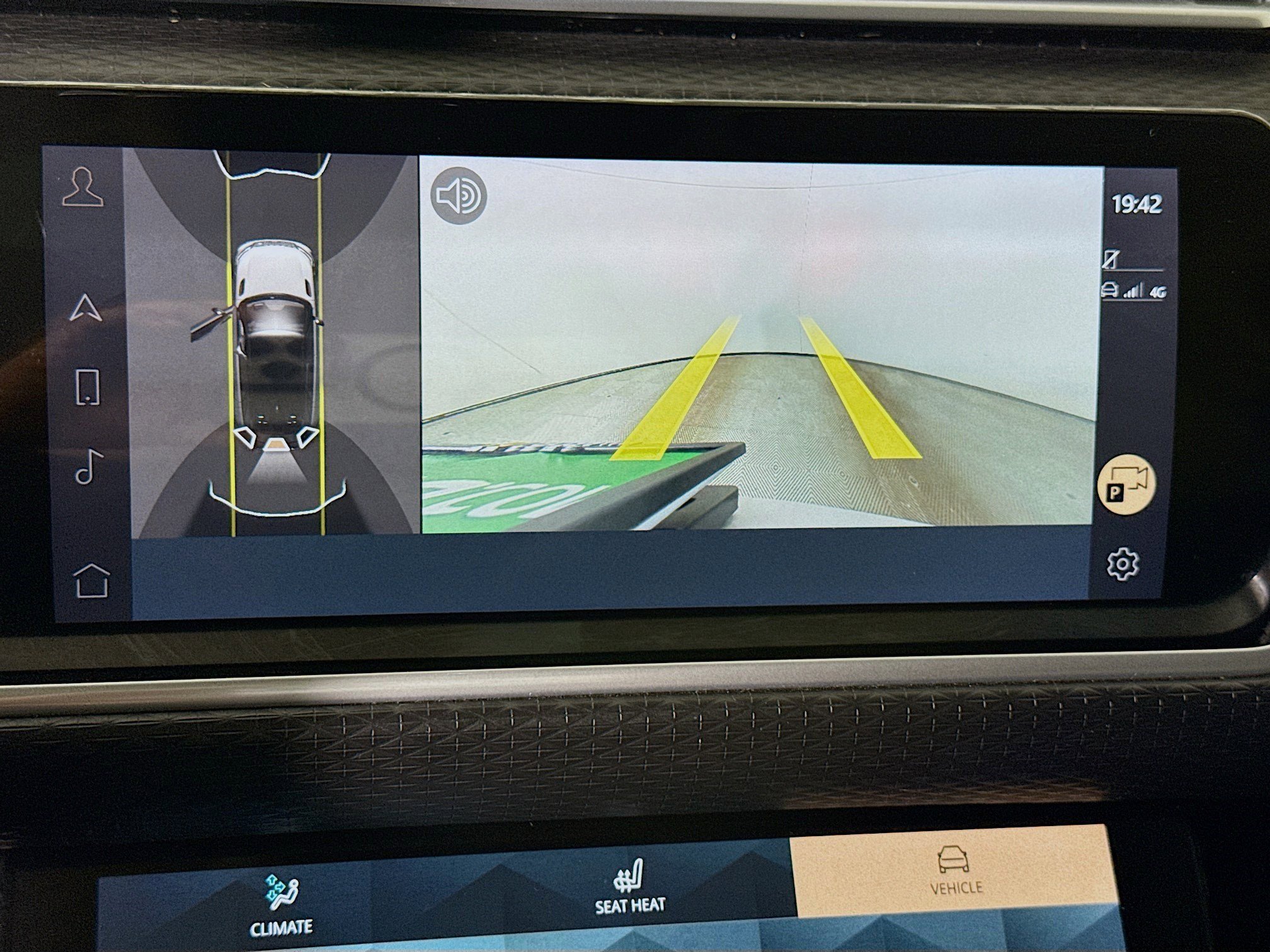 Used 2022 Land Rover Range Rover Velar S image 17