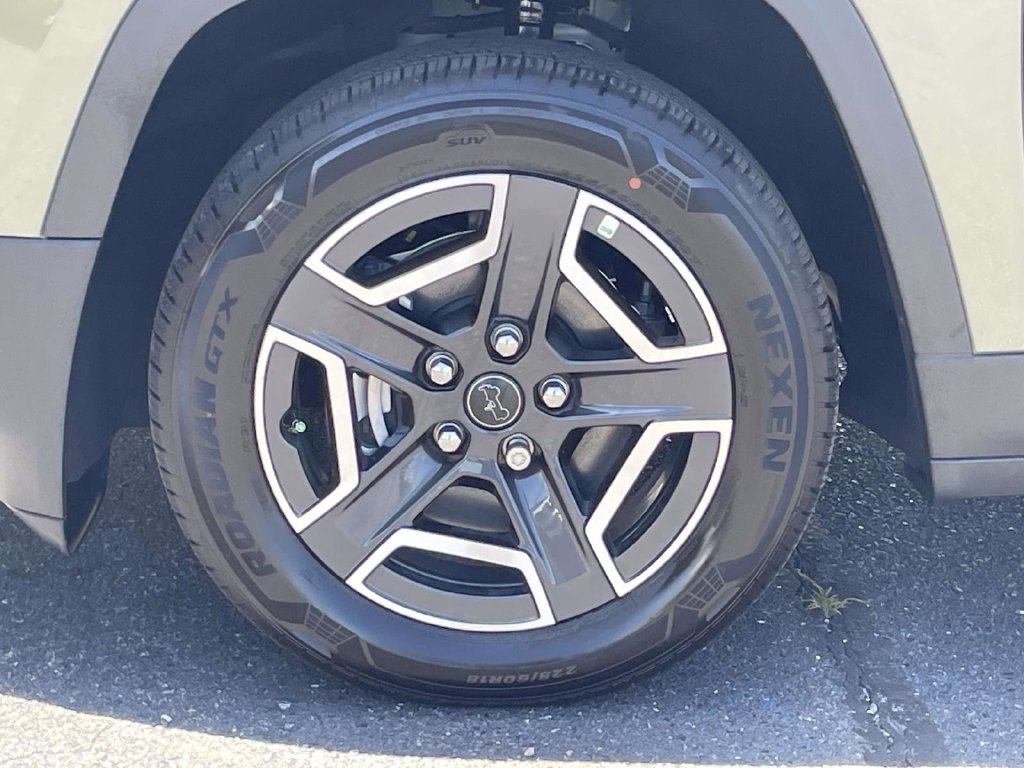 New 2026 Jeep Cherokee Laredo AWD/4WD image 10