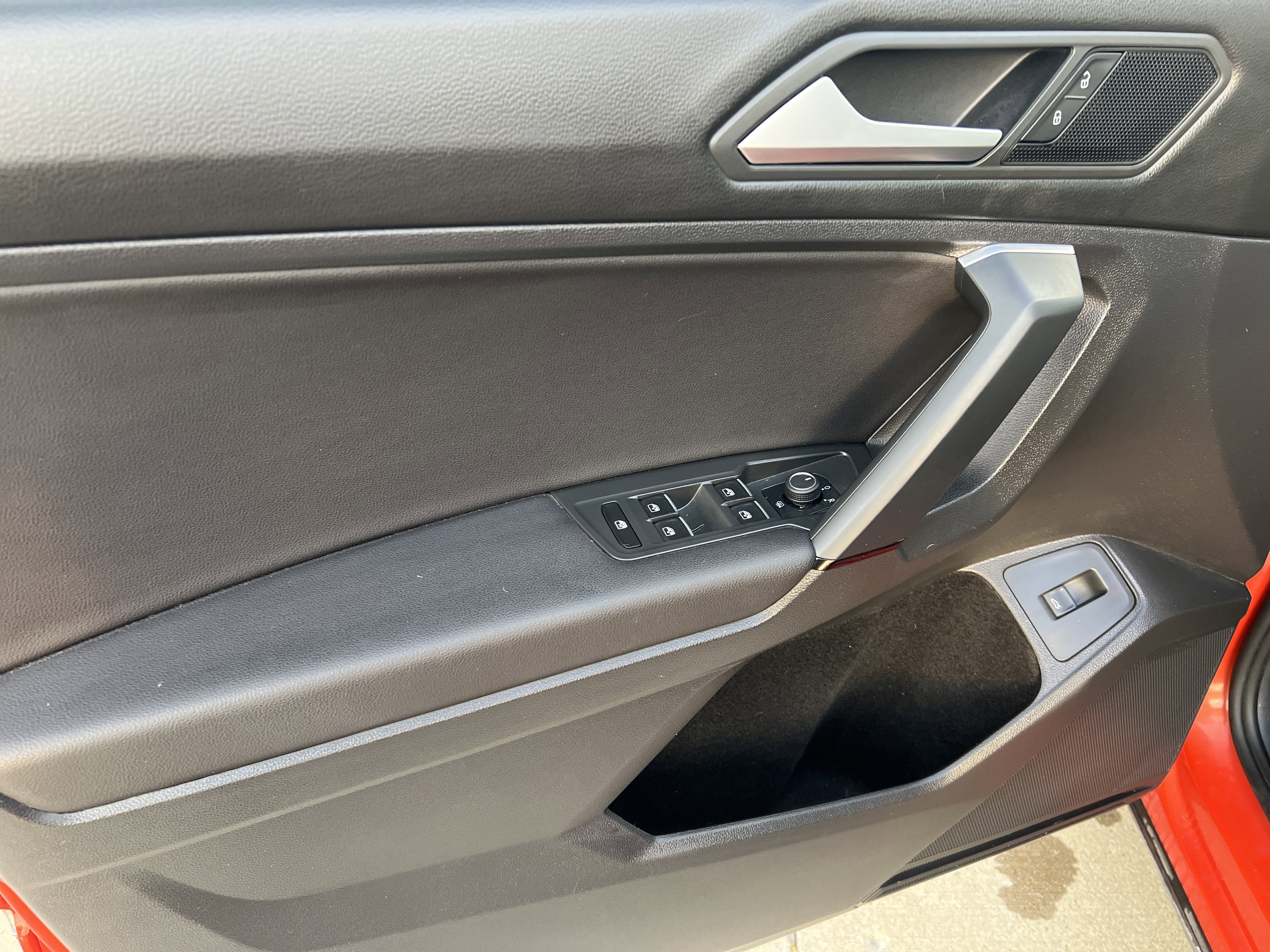 Used 2019 Volkswagen Tiguan SEL image 13