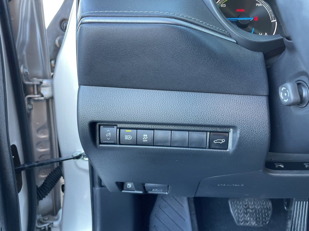 Certified 2024 Toyota Venza XLE image 26