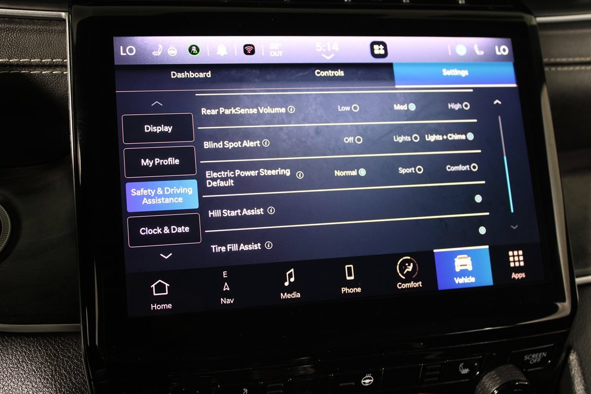 Used 2023 Jeep Grand Cherokee Limited AWD/4WD image 24