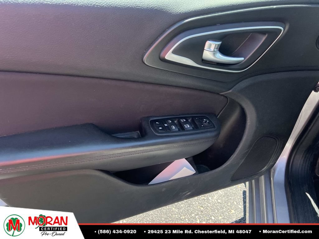 Used 2015 Chrysler 200 Limited FWD image 14