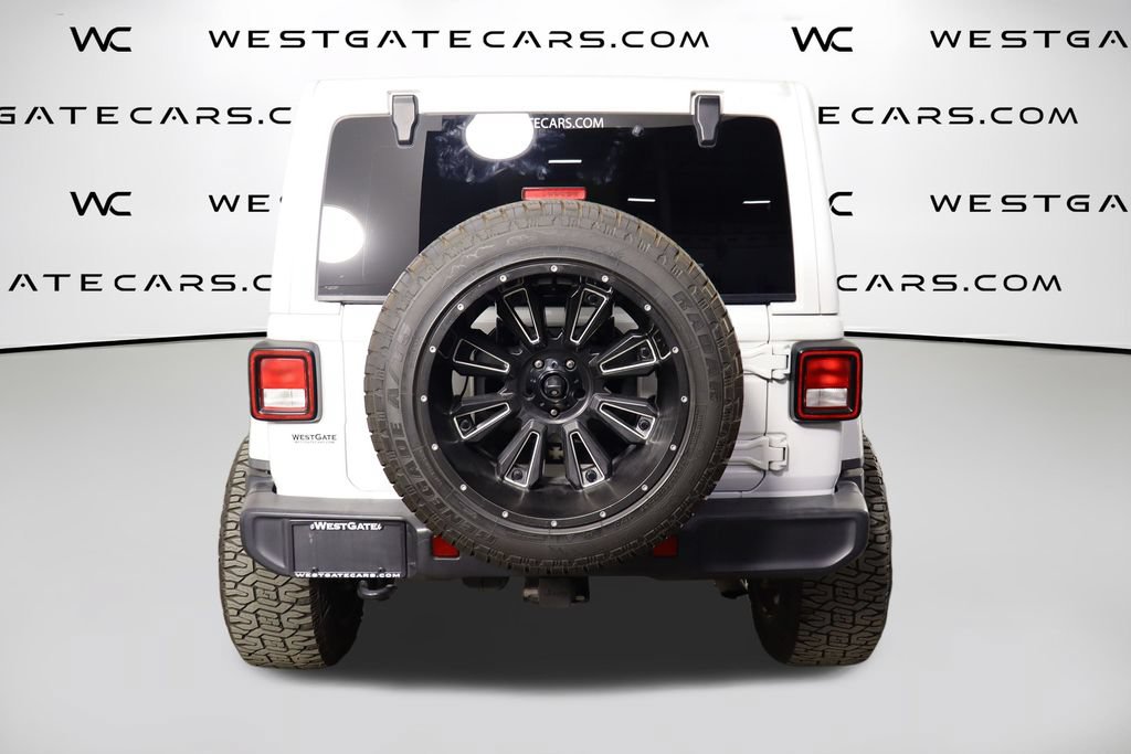 Used 2018 Jeep Wrangler Unlimited Sahara AWD/4WD image 4