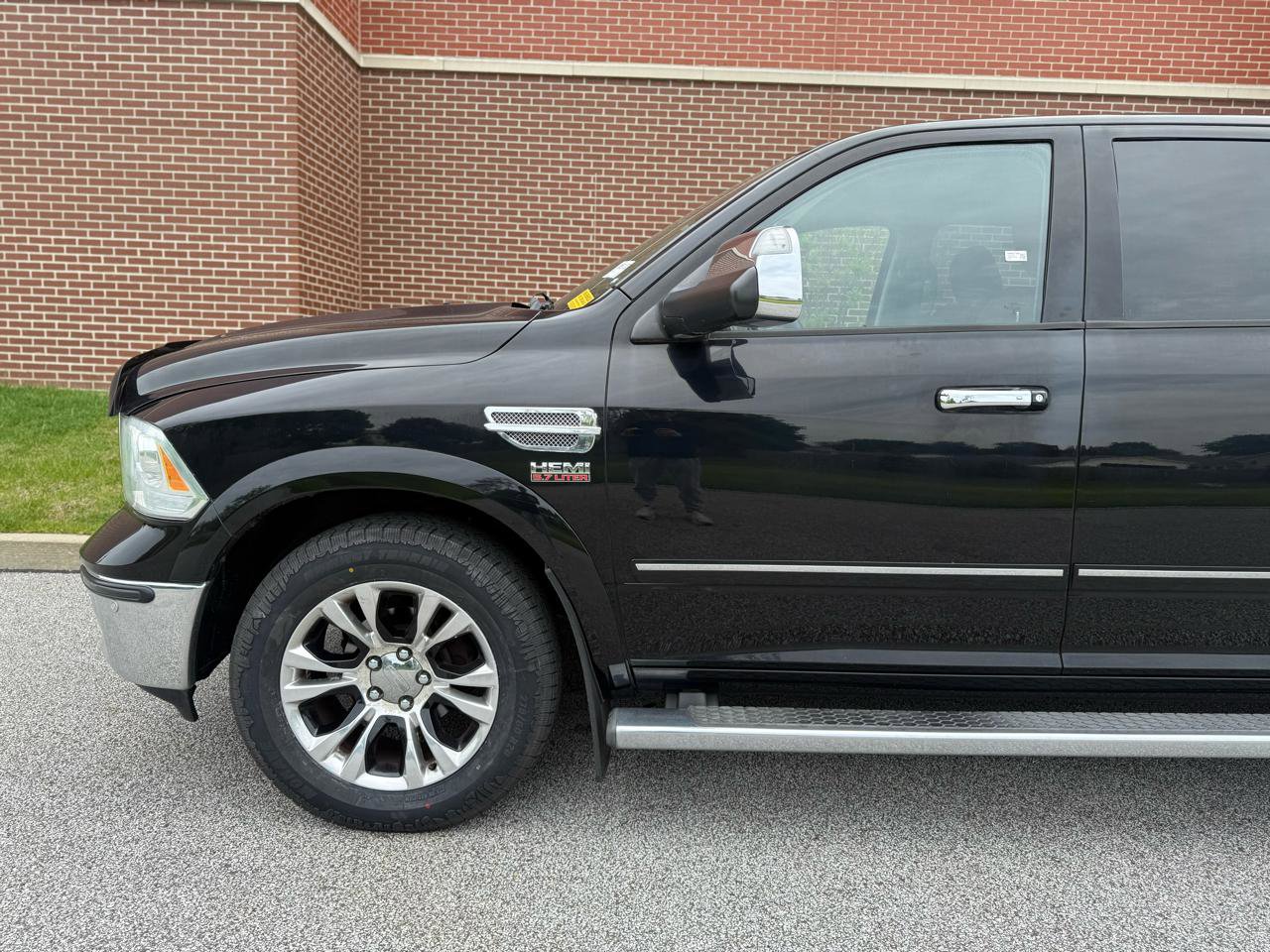 Used 2014 RAM 1500 Laramie Longhorn w/ Convenience Group AWD/4WD image 8