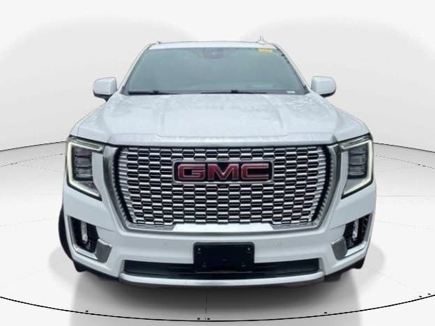 Used 2024 GMC Yukon XL Denali image 2