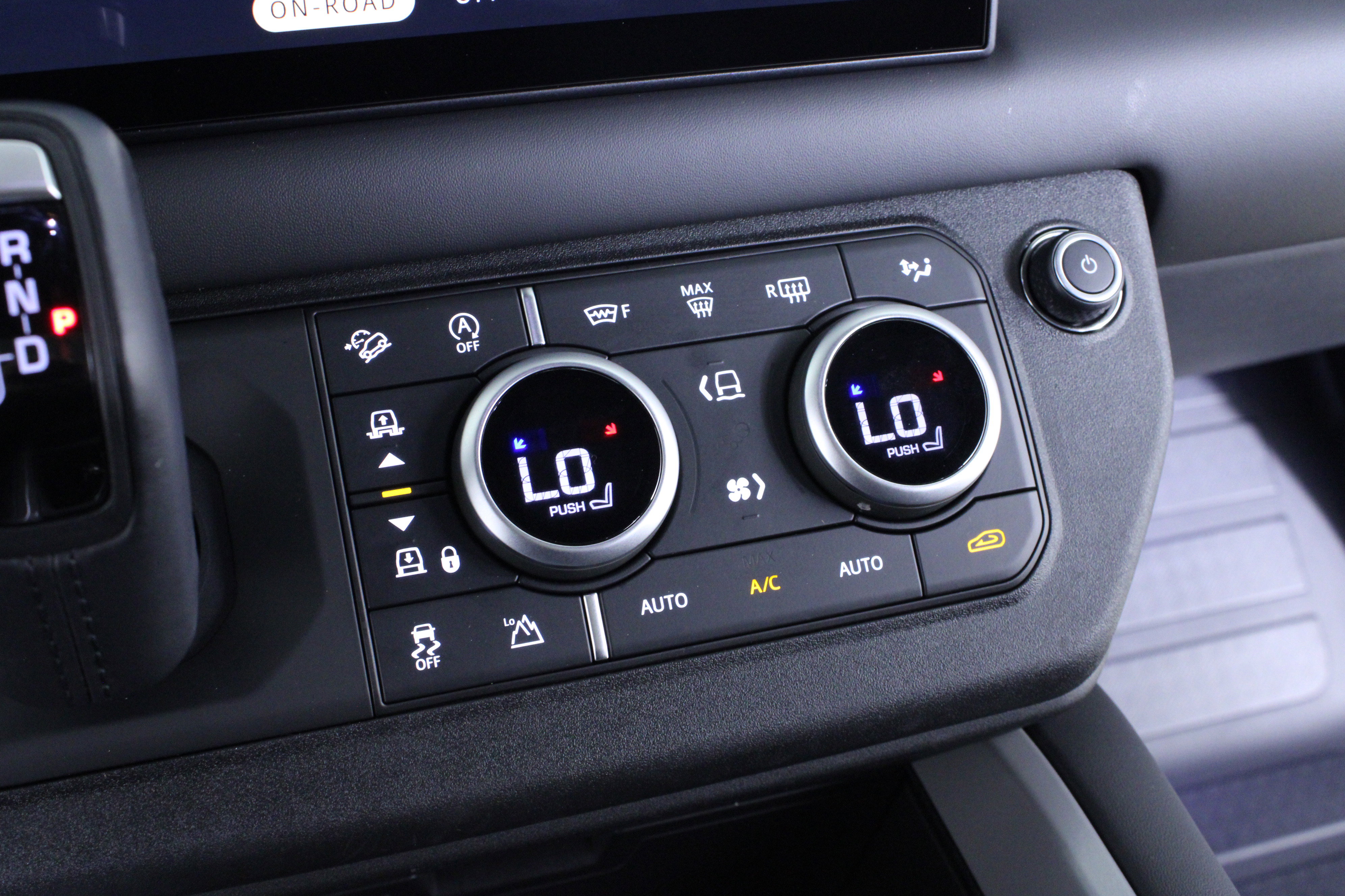 Used 2025 Land Rover Defender 130 V8 image 29