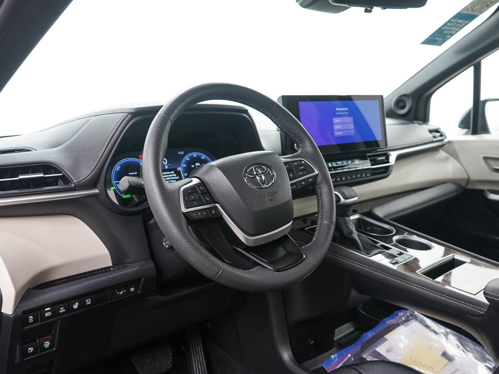 Used 2025 Toyota Sienna AWD image 29