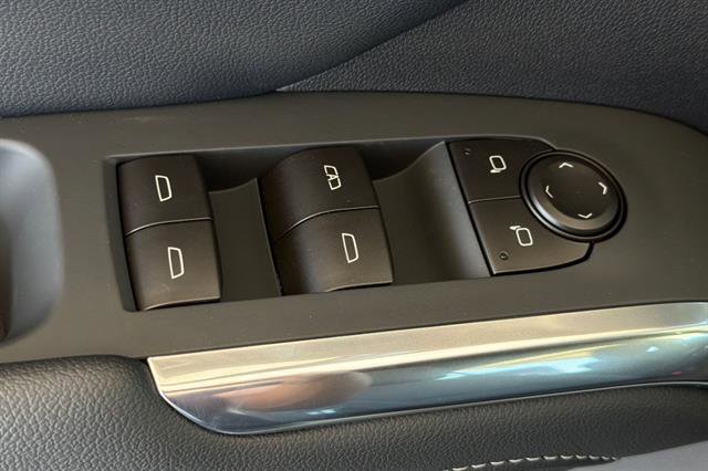 New 2026 Chevrolet Traverse LT FWD image 12