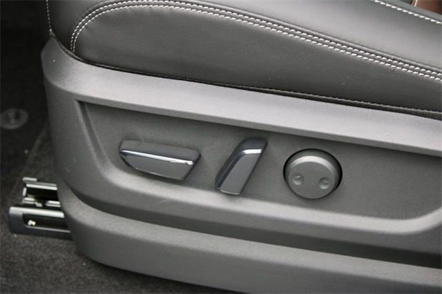 New 2025 Nissan Armada SL w/ Captain's Chari Seat Package image 13