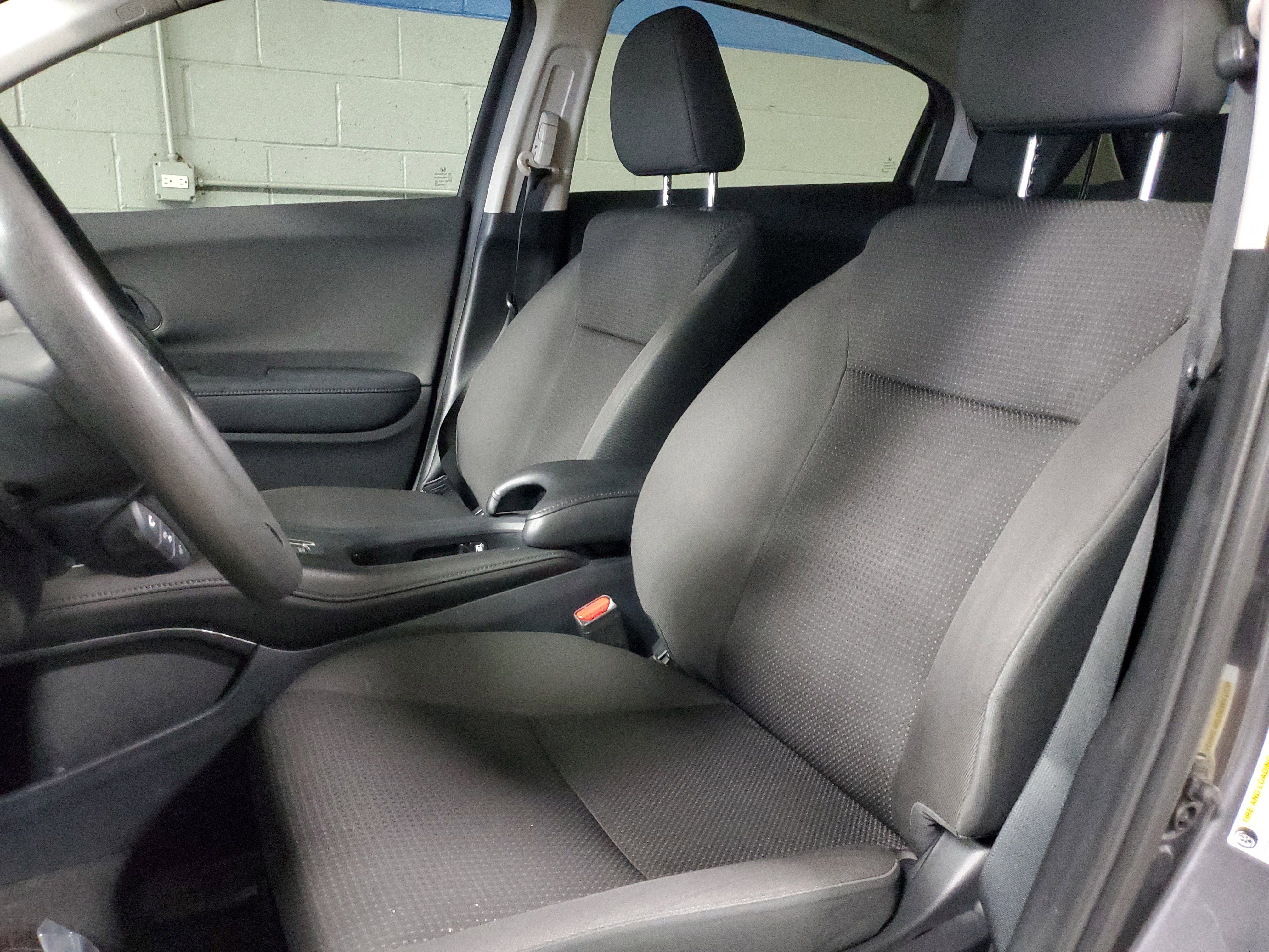 Used 2021 Honda HR-V LX image 16