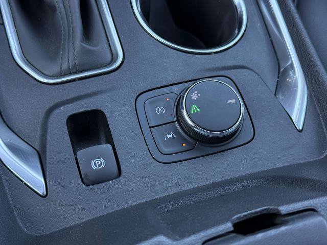 Used 2023 Chevrolet Traverse LT FWD image 30