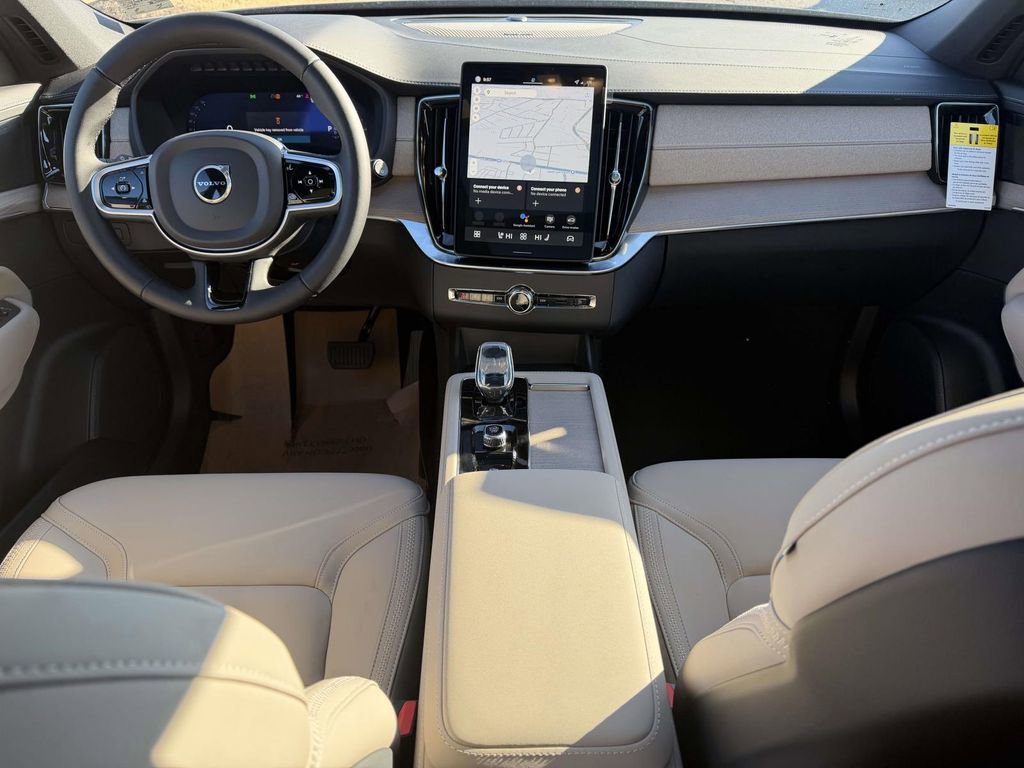 New 2026 Volvo XC90 T8 Plus w/ Protection Package Premier image 2