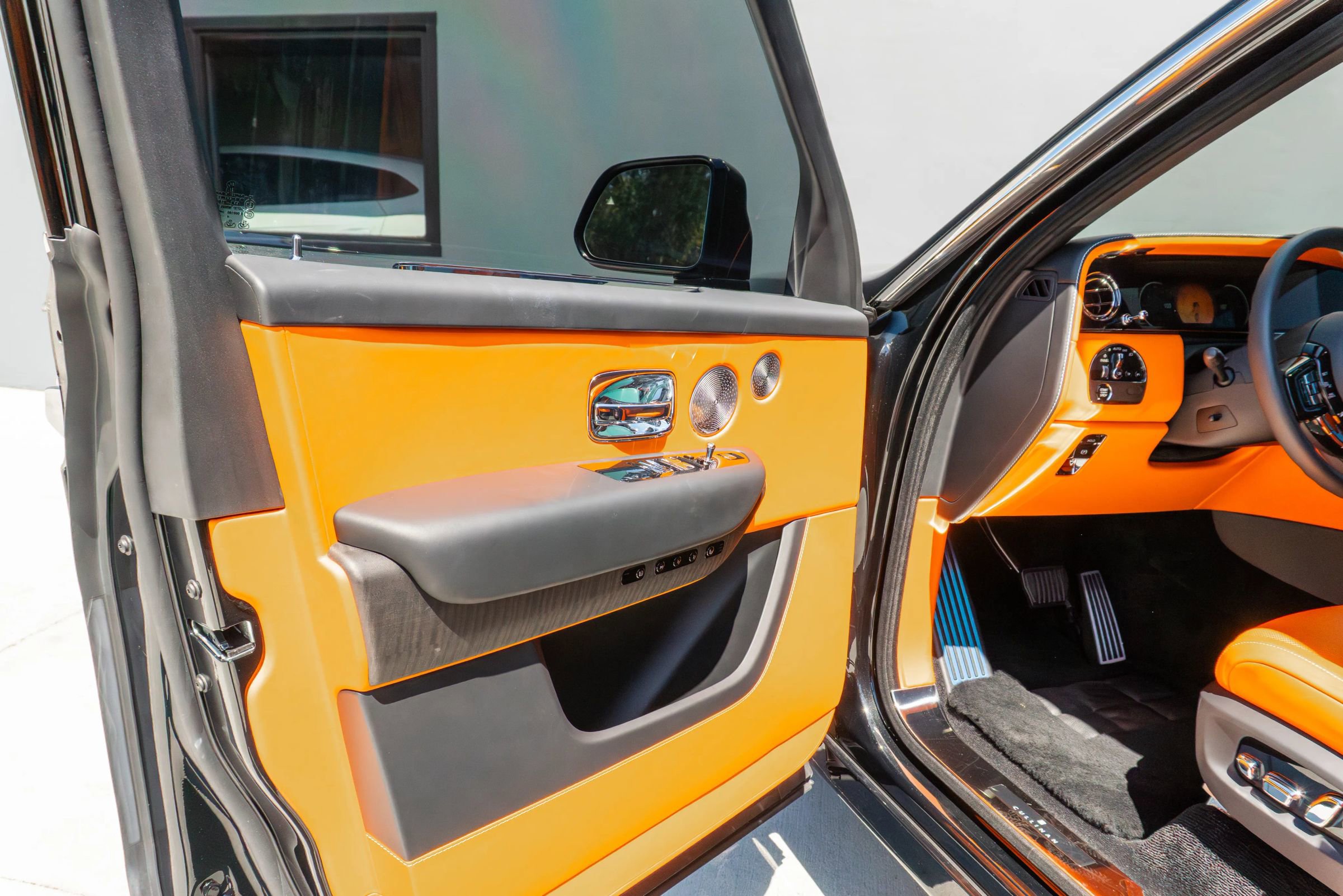 Used 2025 Rolls-Royce Cullinan image 79