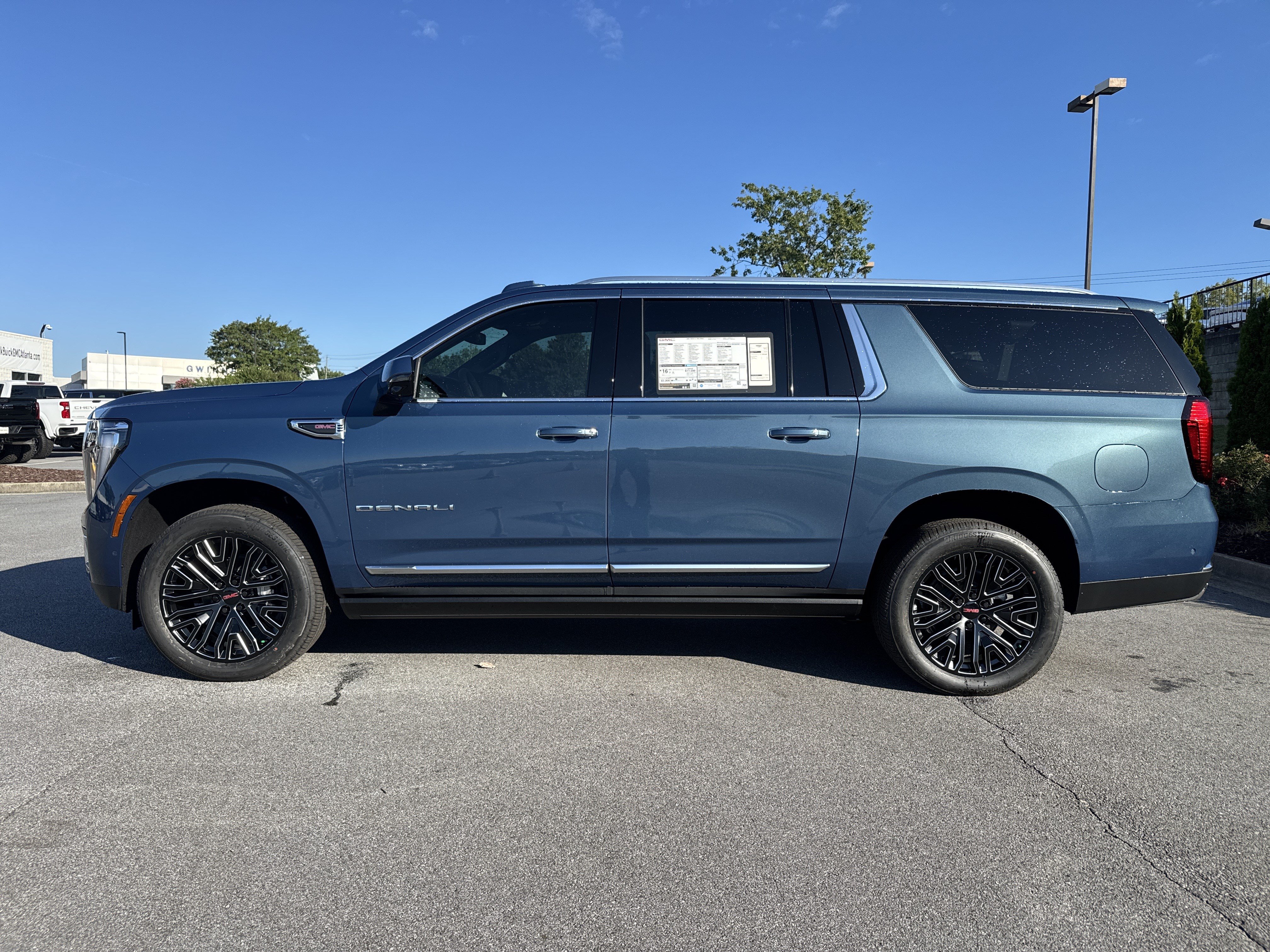 New 2026 GMC Yukon XL Denali w/ Sun & Power Step Package AWD/4WD image 7