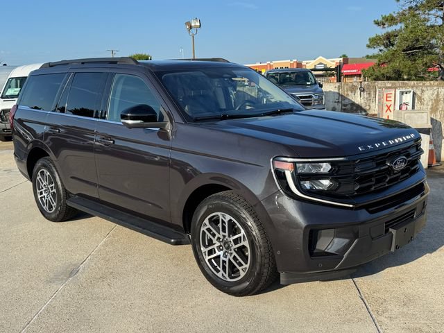 Used 2025 Ford Expedition Active AWD/4WD image 6
