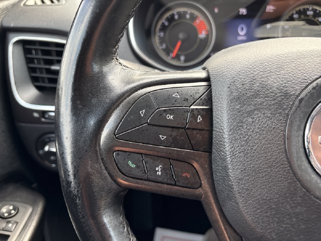 Used 2021 Jeep Cherokee Trailhawk AWD/4WD image 11