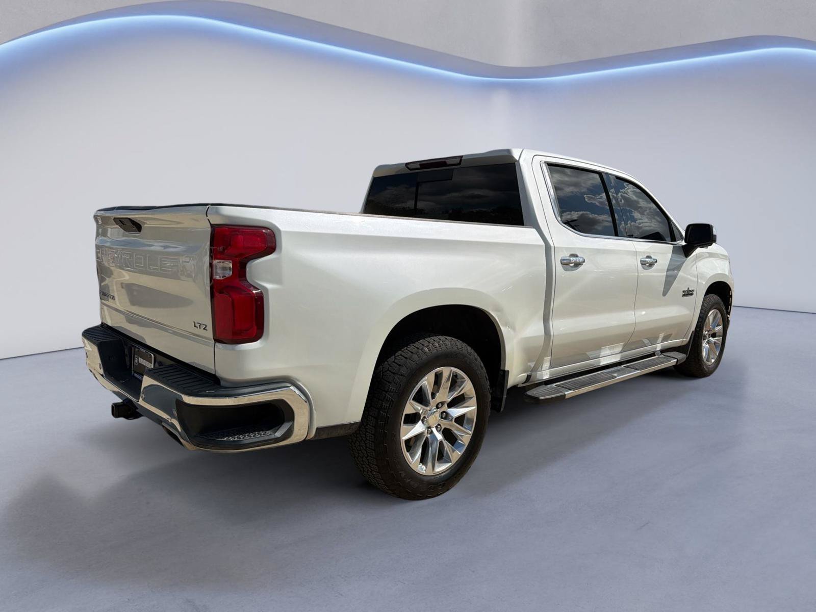 Used 2019 Chevrolet Silverado 1500 LTZ AWD/4WD image 6