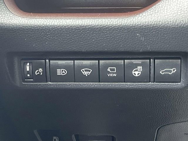 Used 2020 Toyota RAV4 Limited AWD/4WD image 18