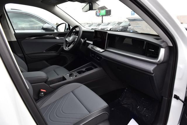 New 2026 Volkswagen Tiguan SE image 14