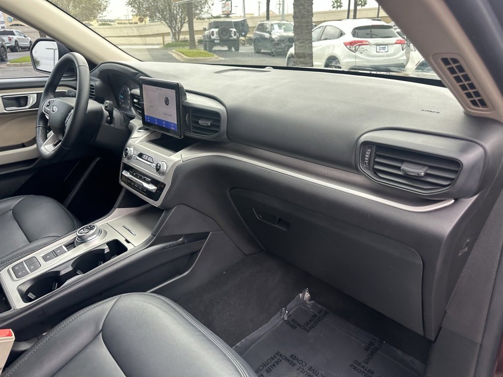 Used 2022 Ford Explorer XLT image 24