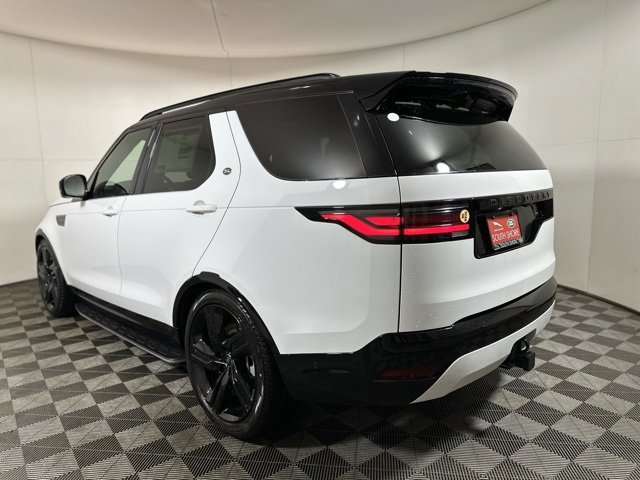 New 2025 Land Rover Discovery Dynamic SE image 8