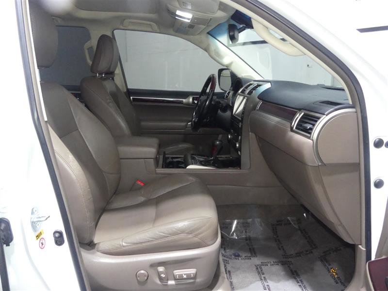 Used 2018 Lexus GX 460 Premium w/ Premium Package image 23