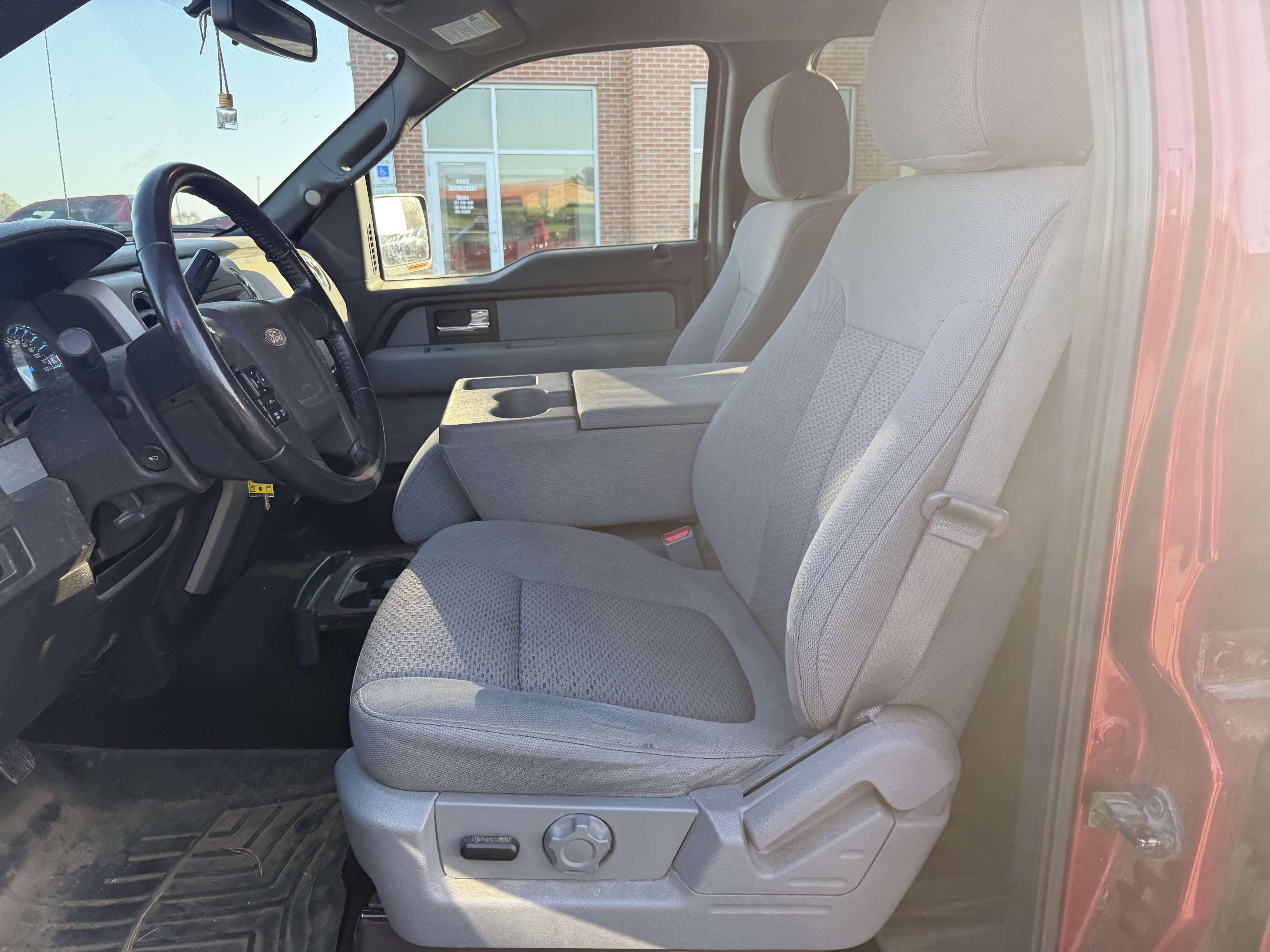 Used 2013 Ford F150 XLT w/ Luxury Equipment Group AWD/4WD image 6