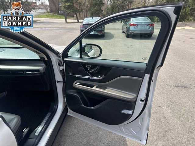 Used 2024 Lincoln Corsair AWD image 12