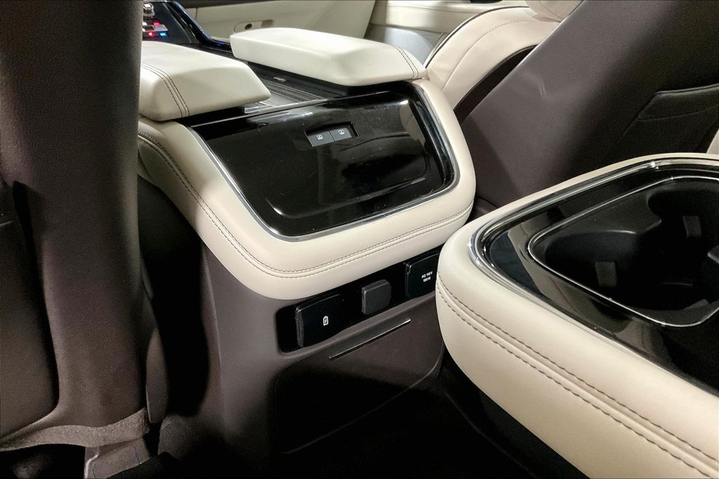 Used 2024 Lincoln Navigator Black Label AWD/4WD image 30