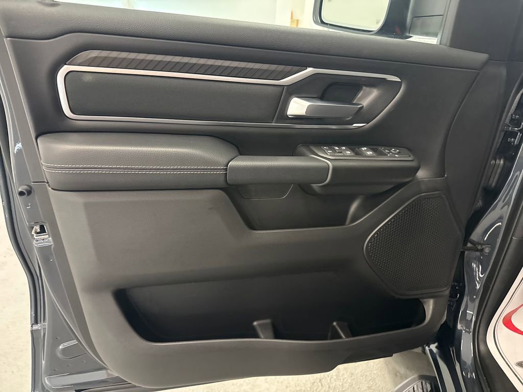 New 2026 RAM 1500 4x4 Crew Cab image 11