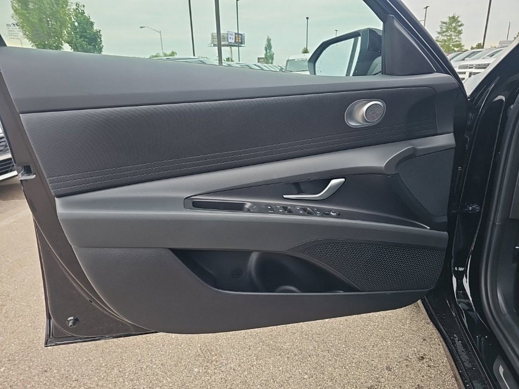 New 2026 Hyundai Elantra SE FWD image 10